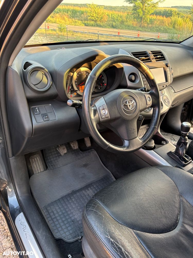 Toyota RAV4 2.2 D-4D Executive - 23