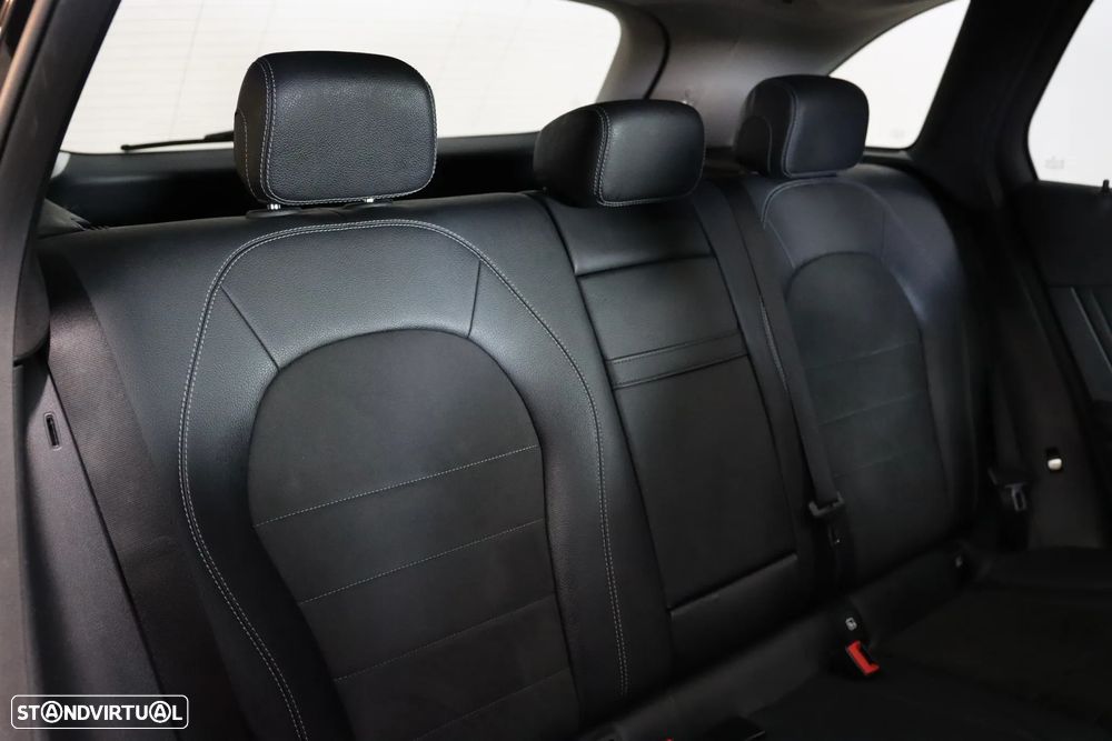 Mercedes-Benz GLC 350 e 4Matic 7G-TRONIC AMG Line - 28