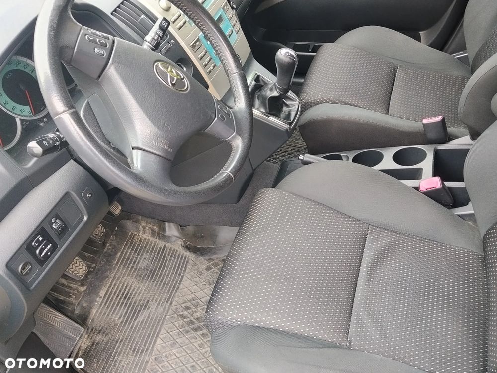 Toyota Corolla Verso 2.2 D-4D Premium - 11