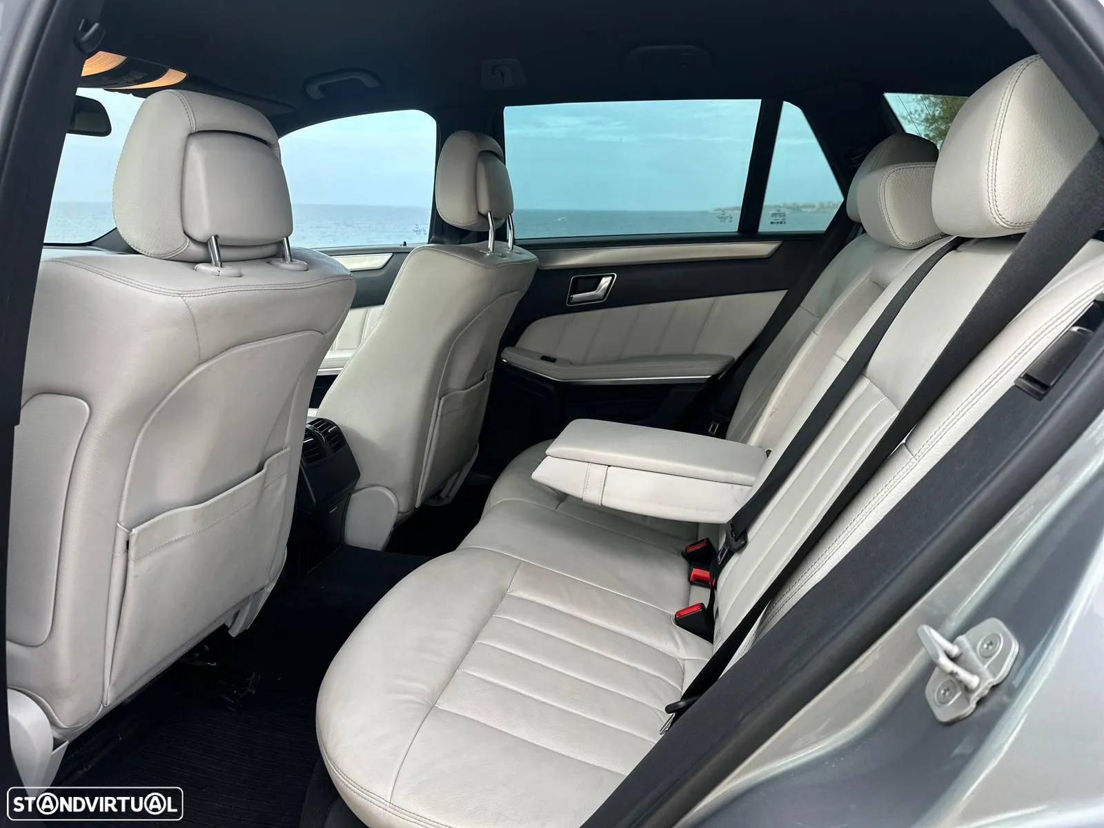 Mercedes-Benz E 300 Bluetec Hybrid Avantgarde - 8