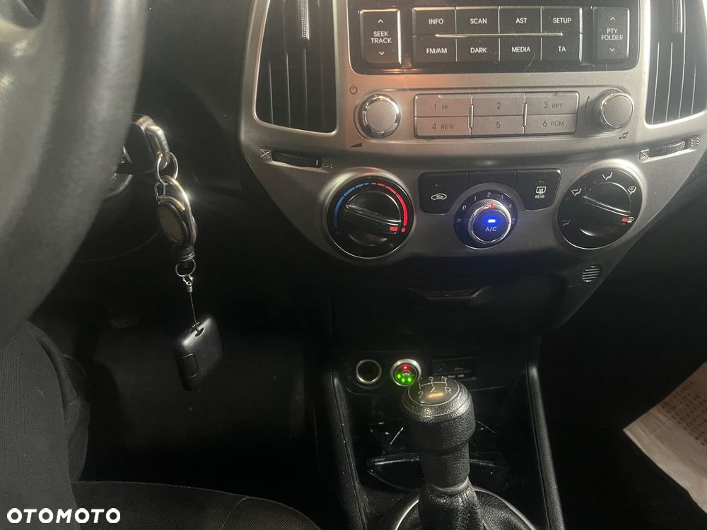 Hyundai i20 1.2 Trend - 18