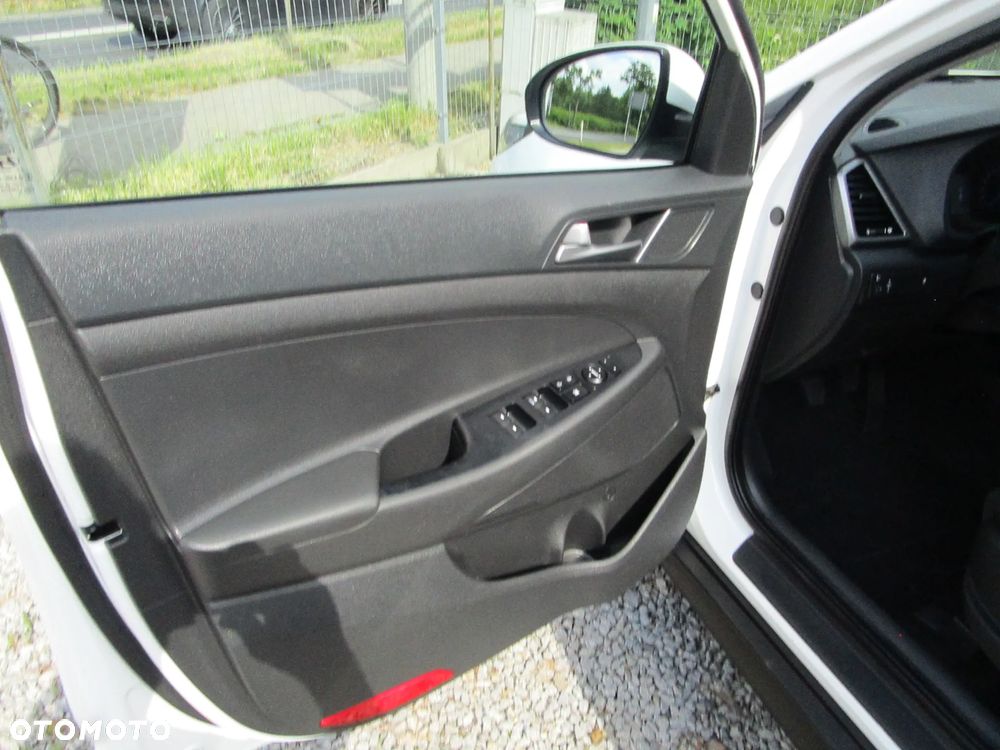 Hyundai Tucson 1.6 GDI BlueDrive Classic 2WD - 17