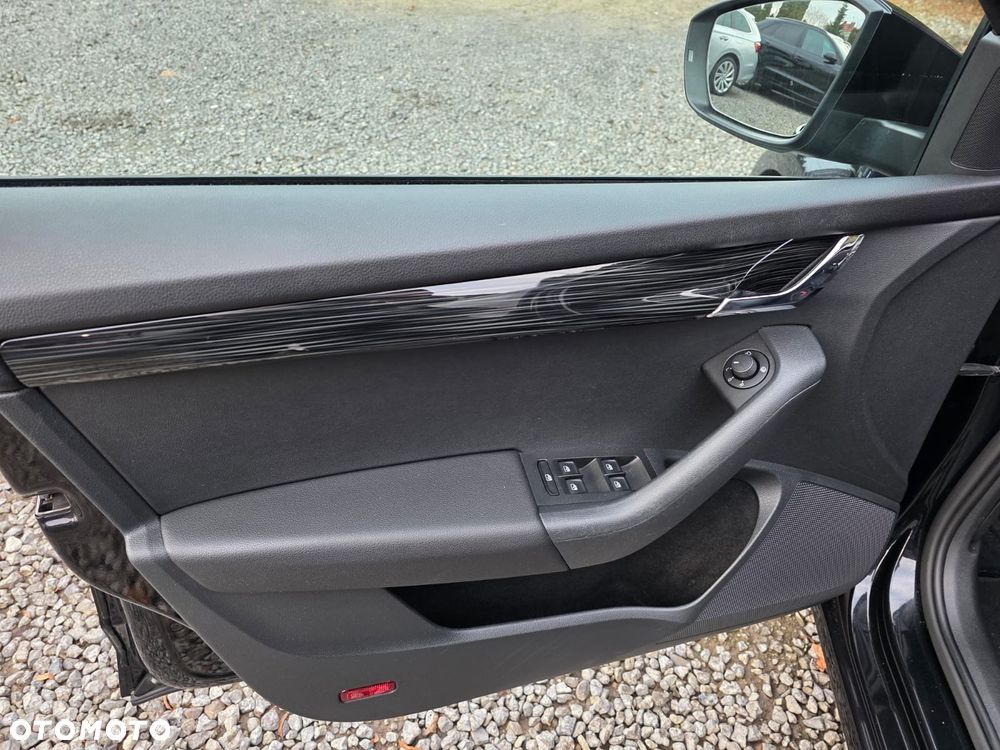 Skoda Octavia 1.6 TDI DSG Premium Edition - 10