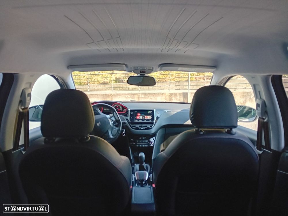Peugeot 2008 1.2 PureTech GT Line - 14