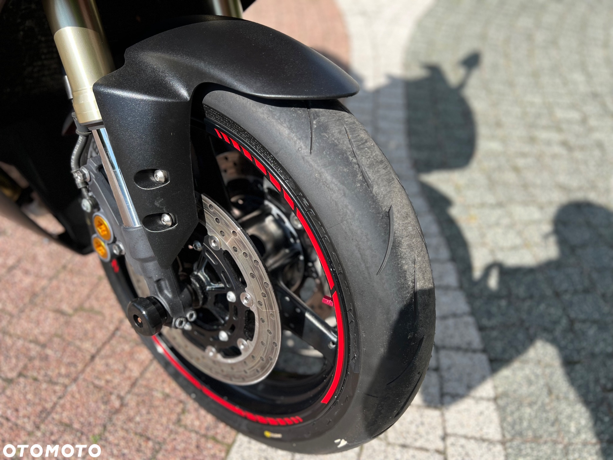Yamaha R1 - 3