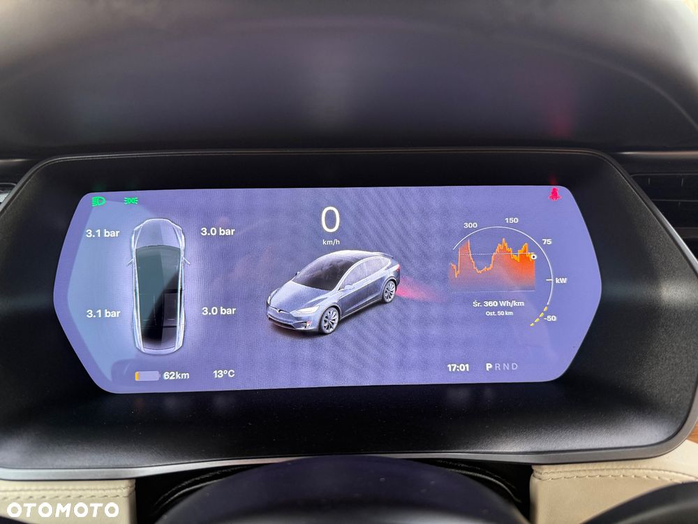 Tesla Model X - 18