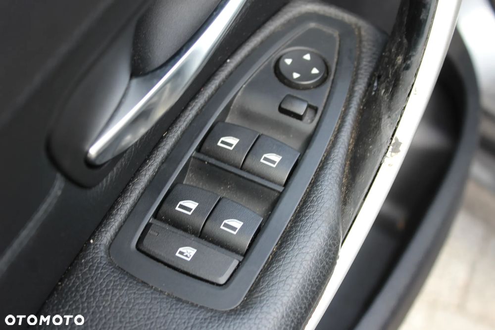 BMW Seria 3 320i Sport-Aut - 12