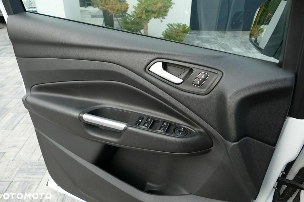 Ford Kuga 1.5 EcoBoost 2x4 Titanium - 23