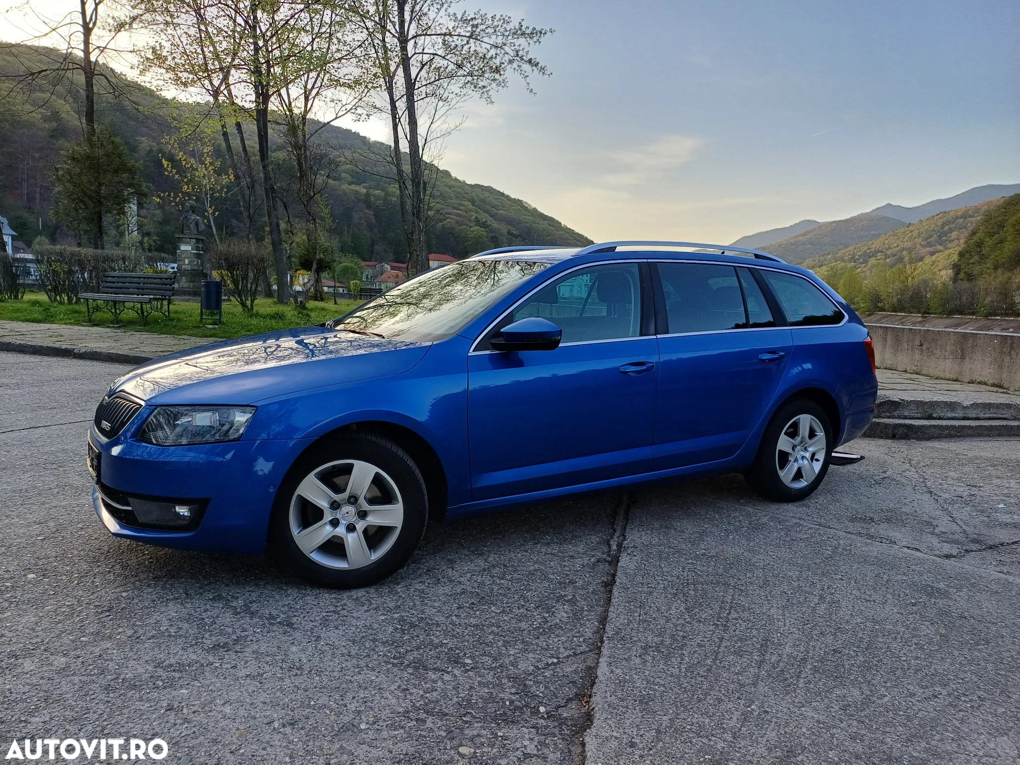 Skoda Octavia Combi Diesel 2.0 TDI Style - 33