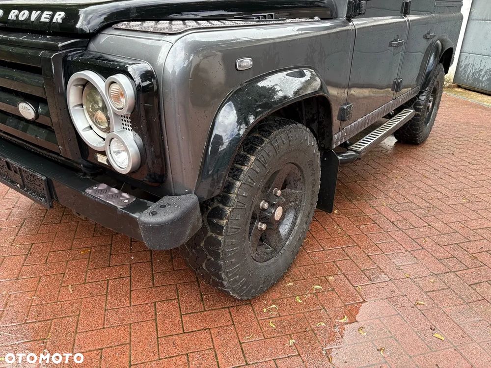 Land Rover Defender 110 SE - 9