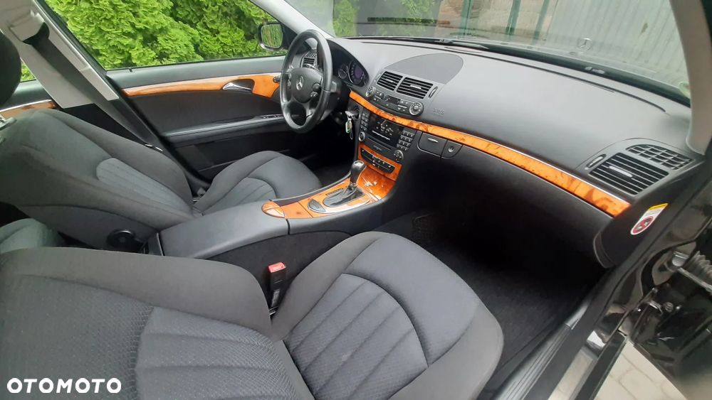 Mercedes-Benz Klasa E 200 Kompressor Automatik Elegance - 28