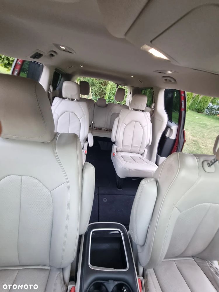 Chrysler Pacifica - 18