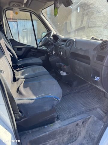 Nissan NV 400 - 5
