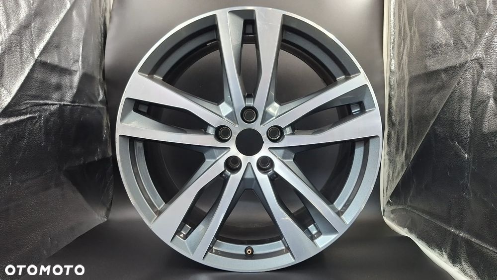 Felga Aluminiowa 19 Audi A6 C8 5x112 ET 40 4K0601025H - 1