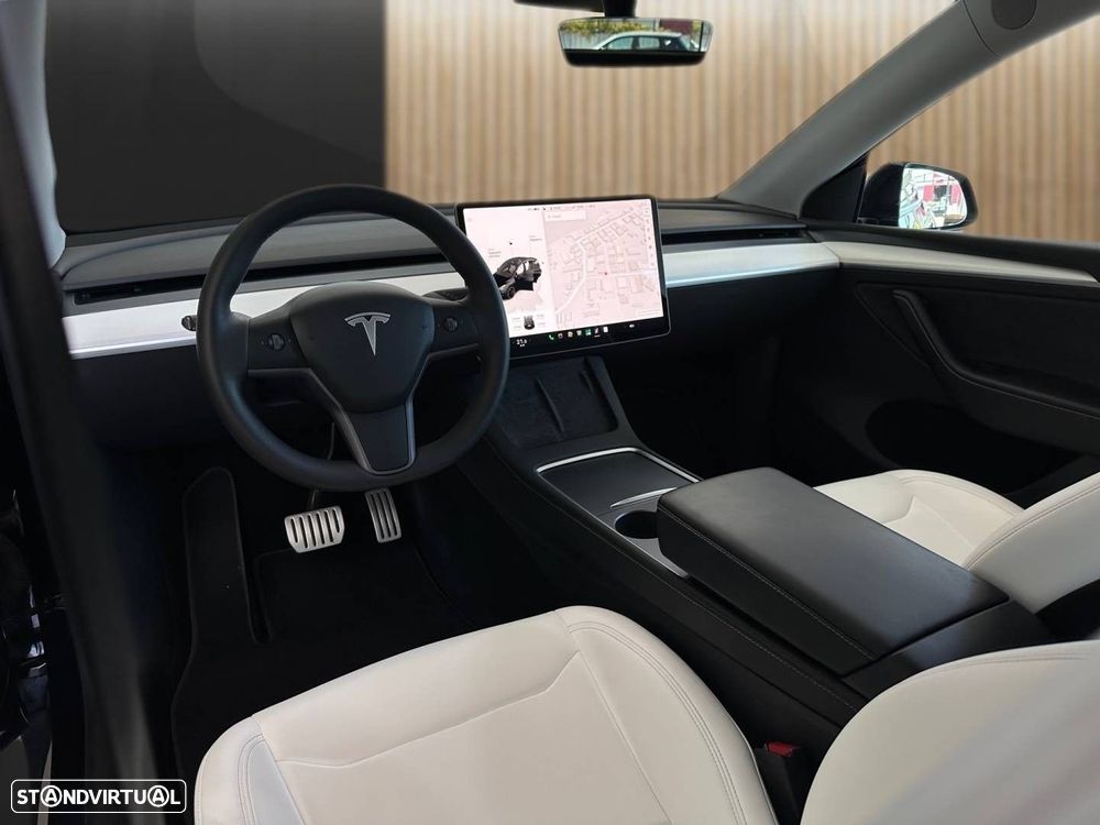 Tesla Model Y Performance Dual Motor AWD - 2
