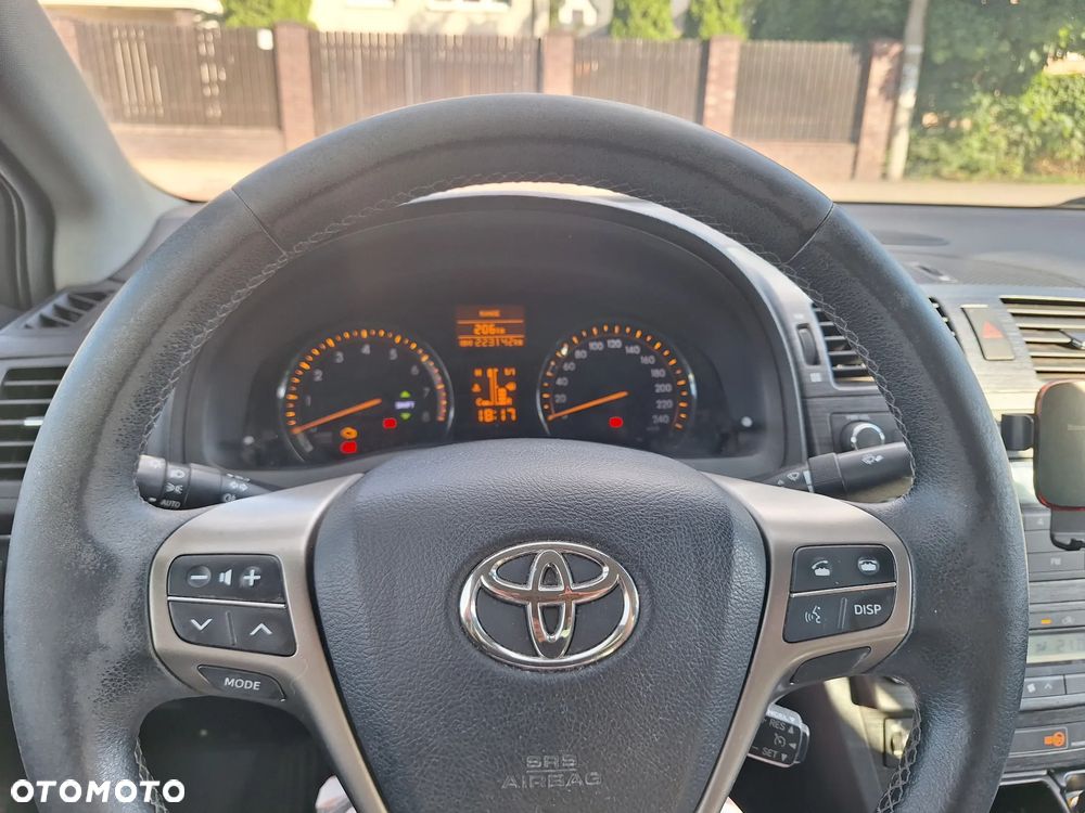 Toyota Avensis 2.0 Prestige - 9