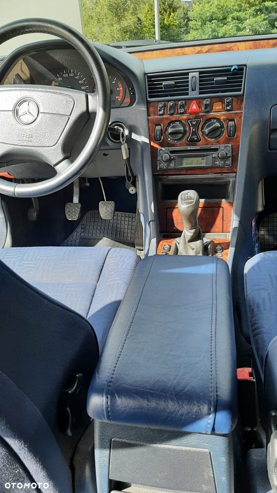 Mercedes-Benz Klasa C 220 CDI Elegance - 14