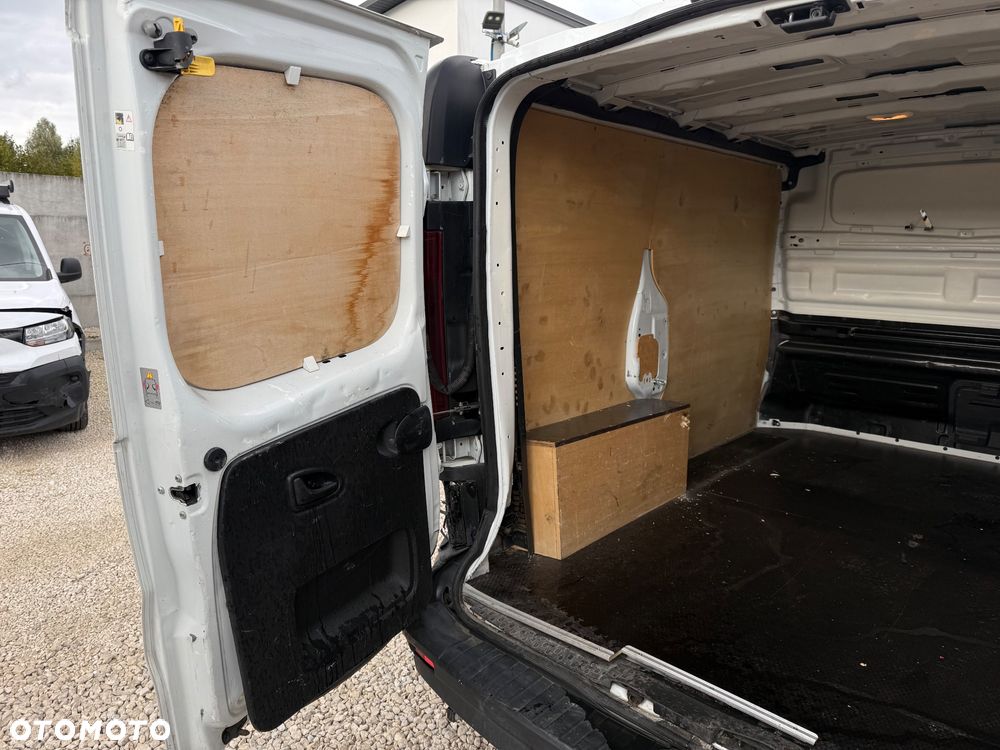 Opel Vivaro - 18