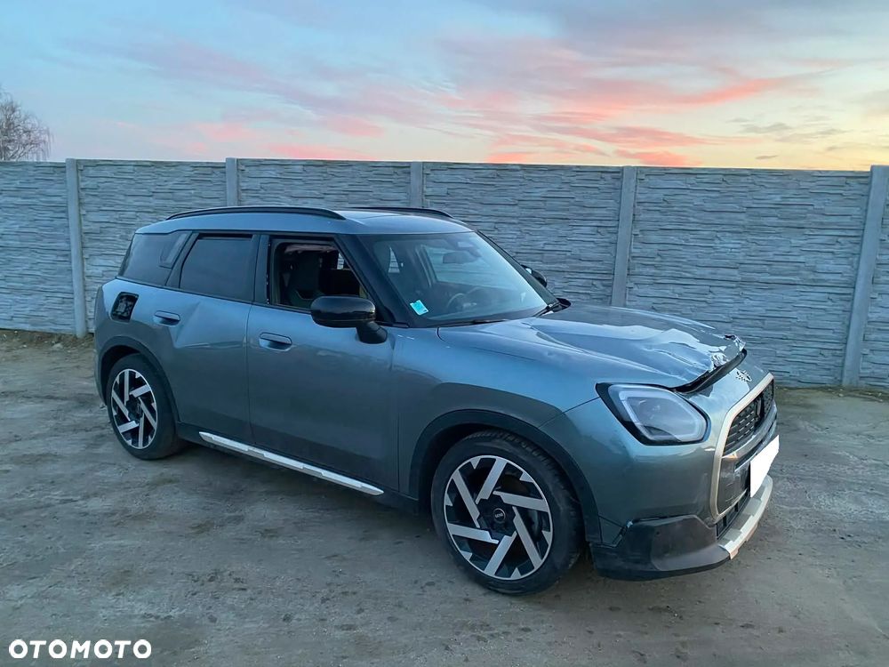 MINI Countryman E Essential Trim - 28