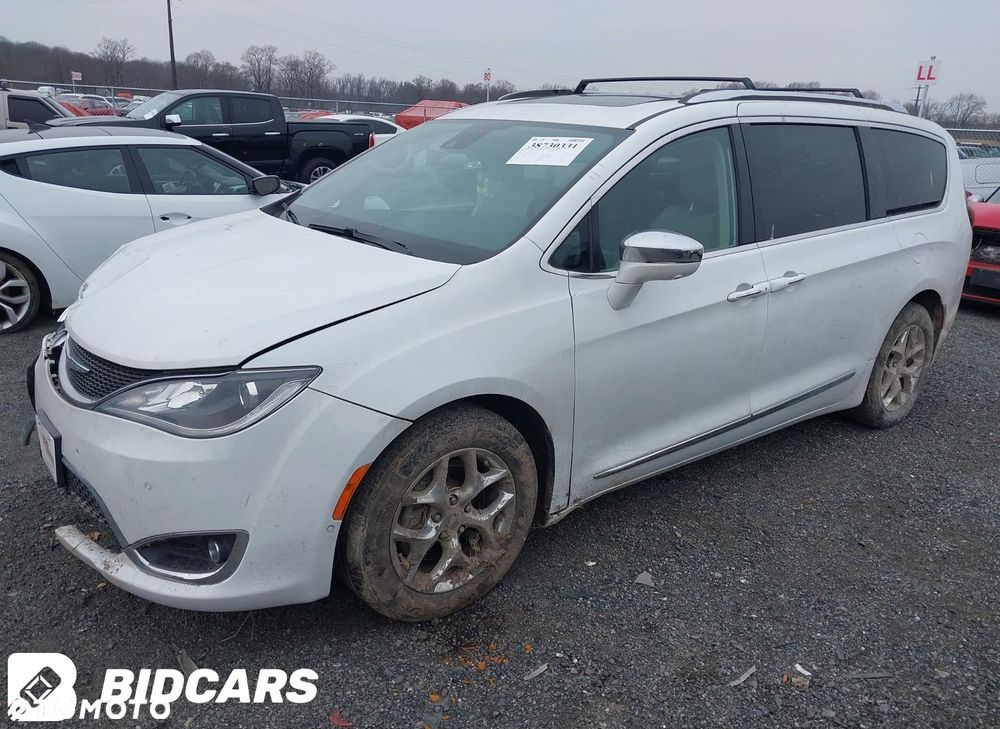 Chrysler Pacifica - 31