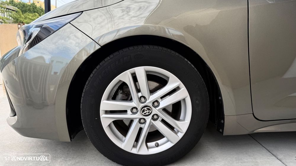 Toyota Corolla 1.8 Hybrid Comfort - 20