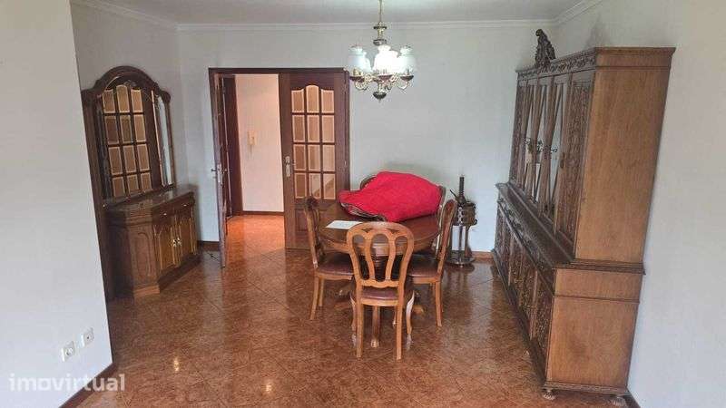 Apartamento T2 em Rio Tinto com Garagem e Terraço / Entrada imediata - Grande imagem: 2/12