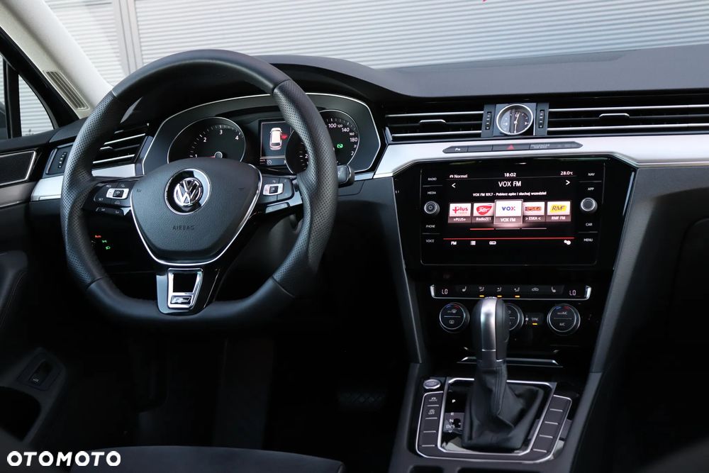 Volkswagen Passat 2.0 TDI (BlueMotion Technology) DSG Highline - 8