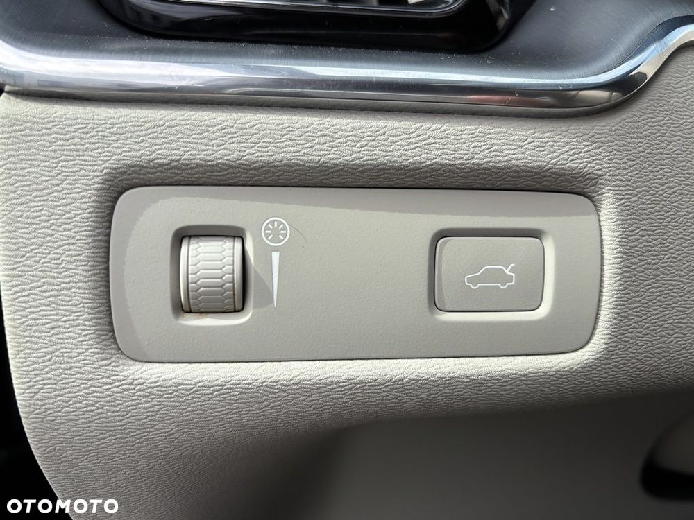 Volvo XC 60 T5 AWD Momentum Pro - 18