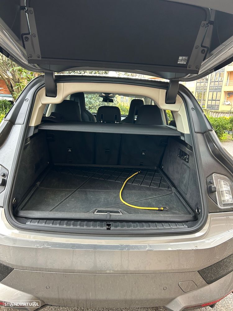 BMW iX xDrive 50 Pack Desportivo - 16