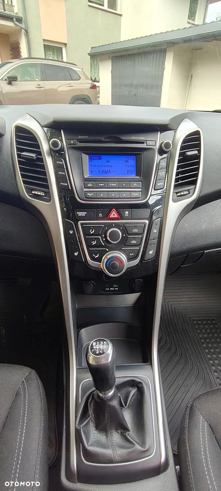 Hyundai i30 blue 1.6 CRDi Style - 9