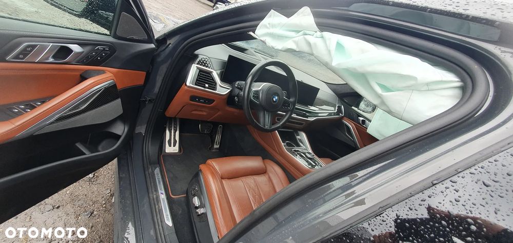BMW i4 - 4