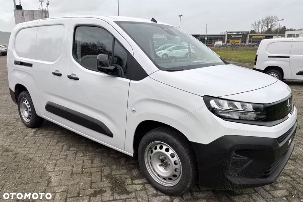 Opel Combo Van Cargo L2 EAT8 1.5 130KM - 3