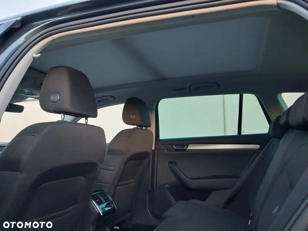 Skoda Superb 2.0 TDI DSG Ambition - 17