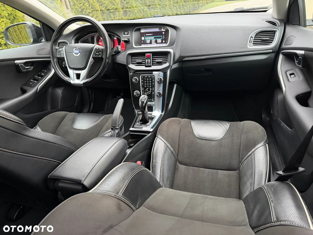 Volvo V40 D2 R-Design Kinetic - 22