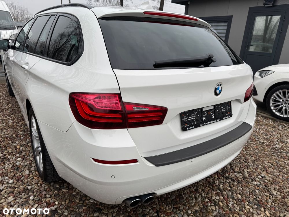 BMW Seria 5 525d xDrive - 11