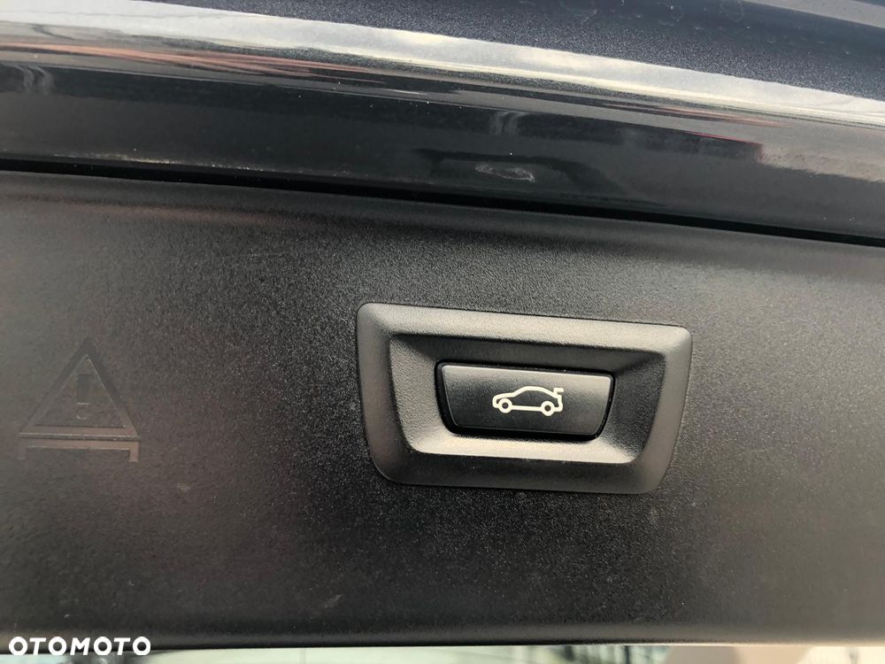 BMW Seria 5 520d Luxury Line - 11