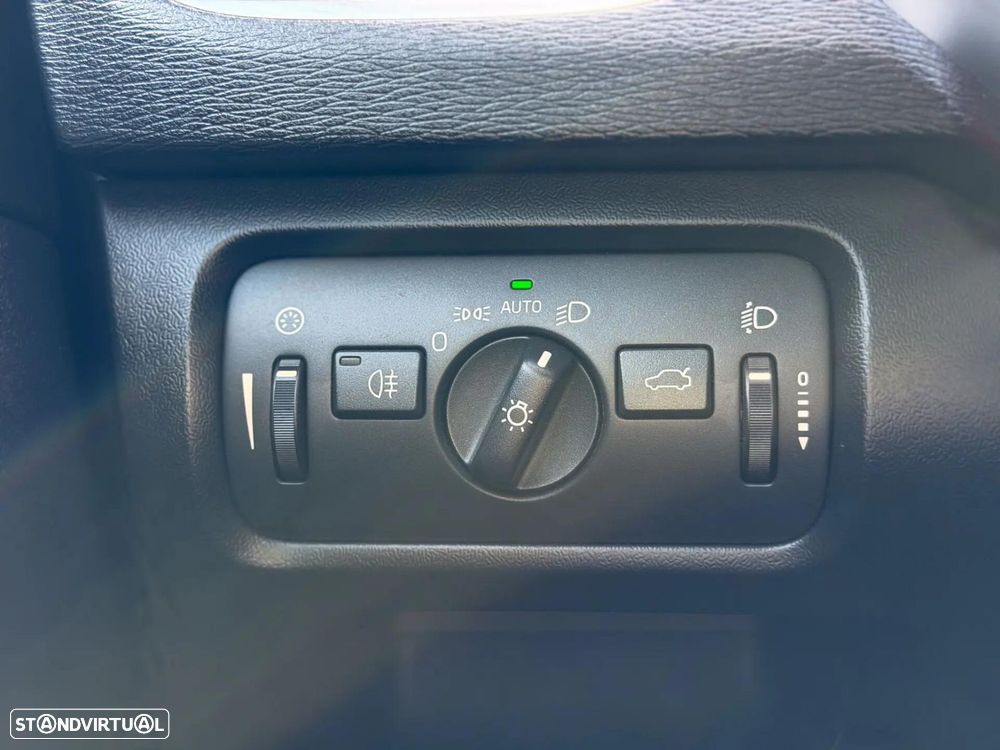 Volvo V40 1.6 D2 Kinetic Eco - 19