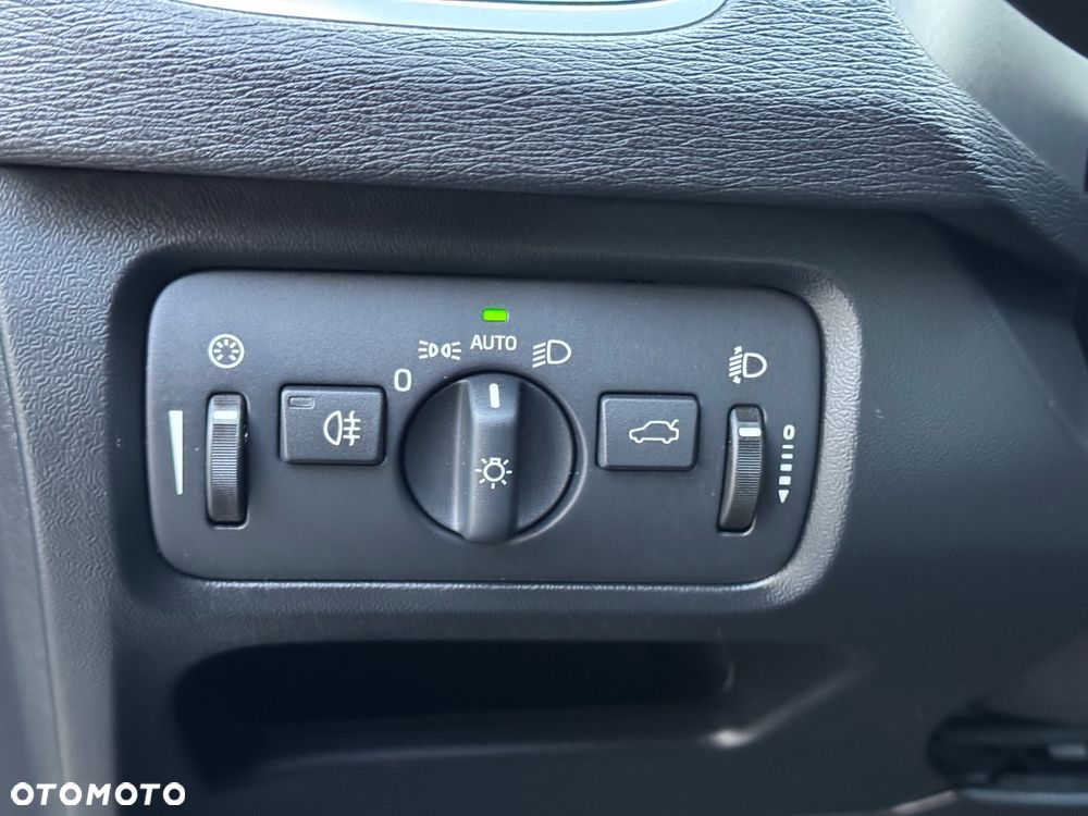 Volvo V40 Cross Country D3 Momentum - 34