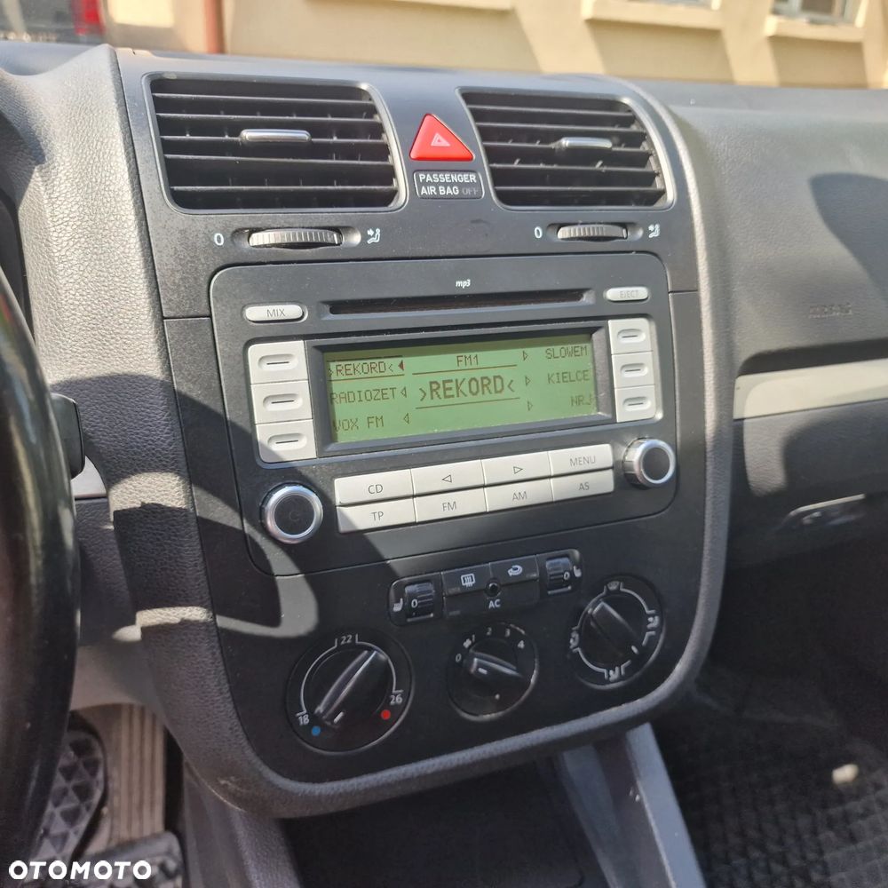 Volkswagen Golf 1.6 Comfortline - 3