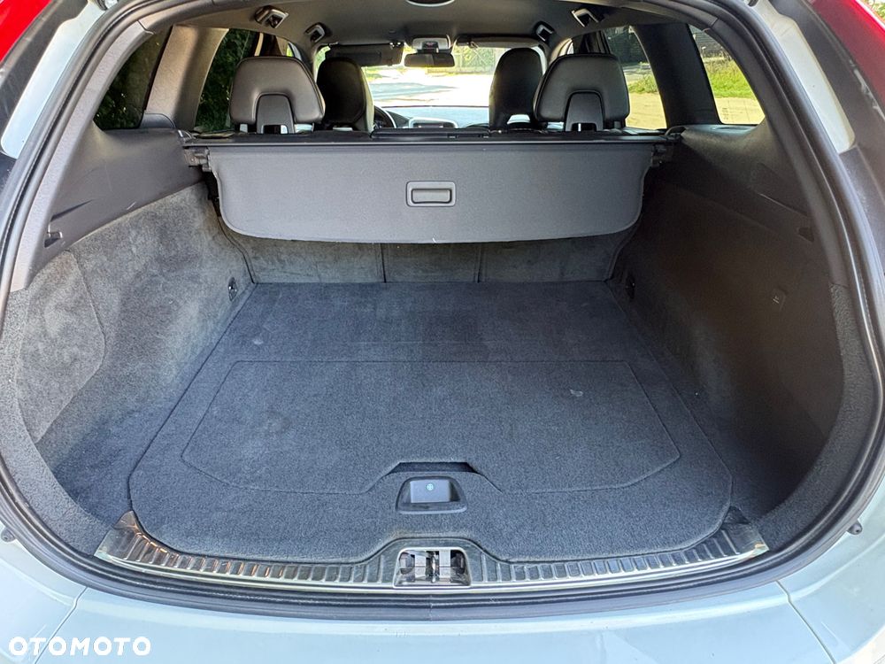 Volvo XC 60 D4 Geartronic RDesign - 16