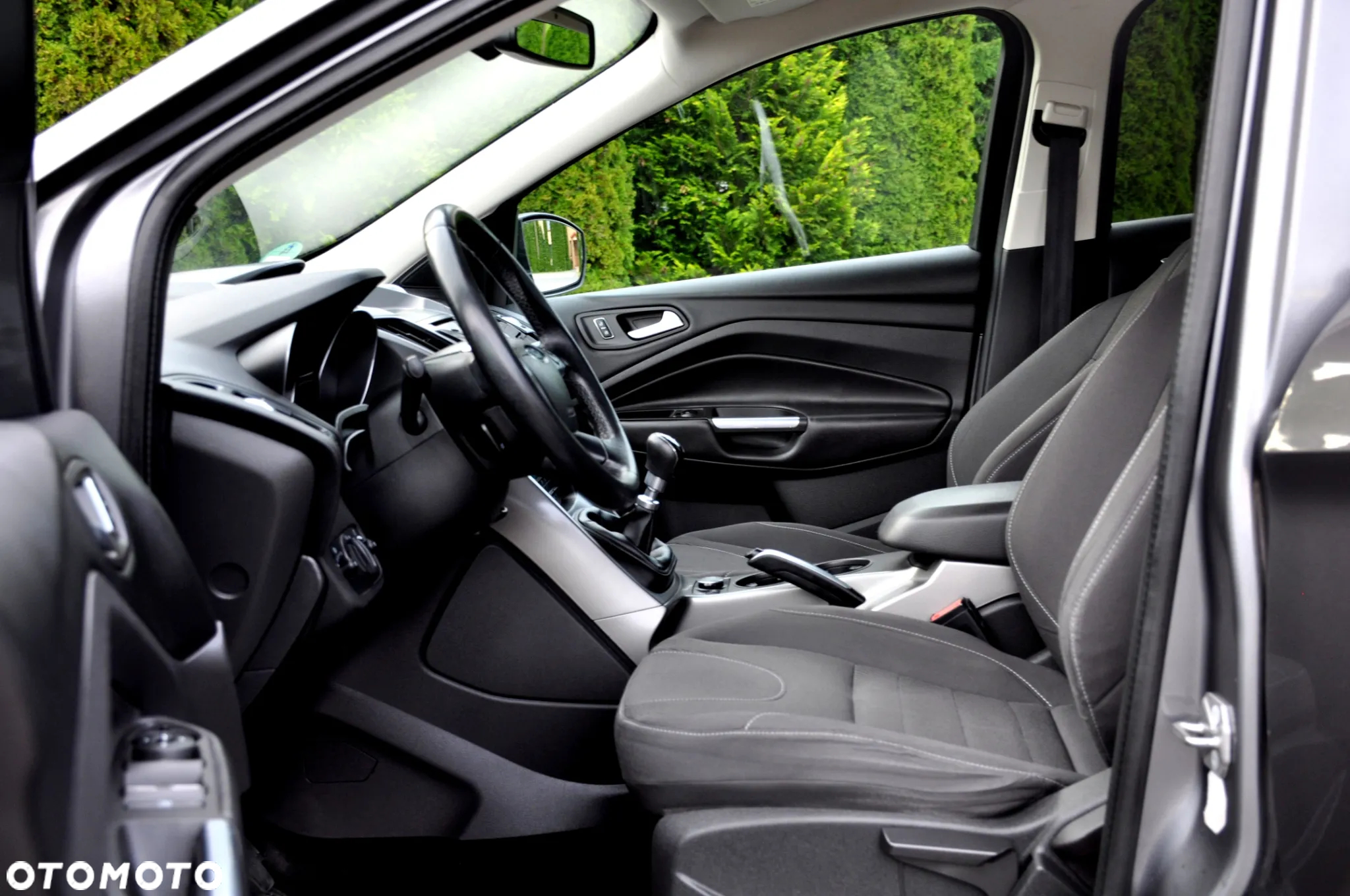 Ford Kuga 1.6 EcoBoost 2x4 Titanium - 27