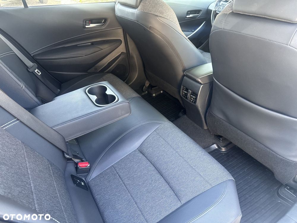 Toyota Corolla 1.8 Hybrid Style - 17