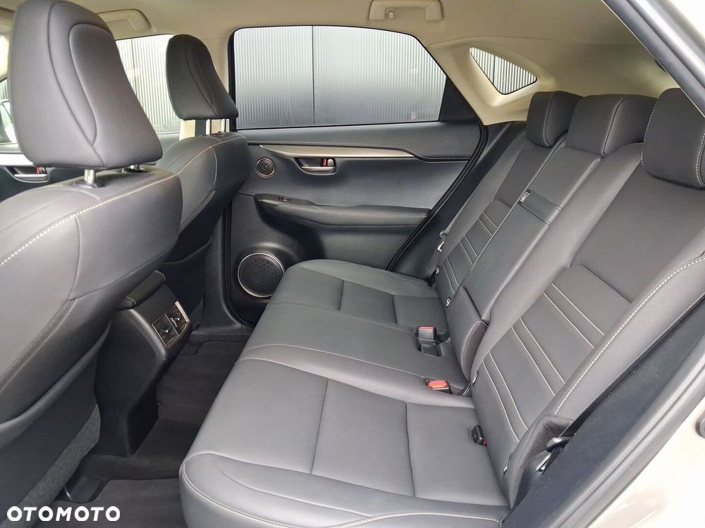 Lexus NX 300 F Impression AWD - 11