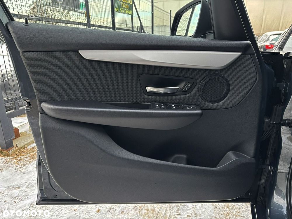 BMW Seria 2 218i Advantage - 11
