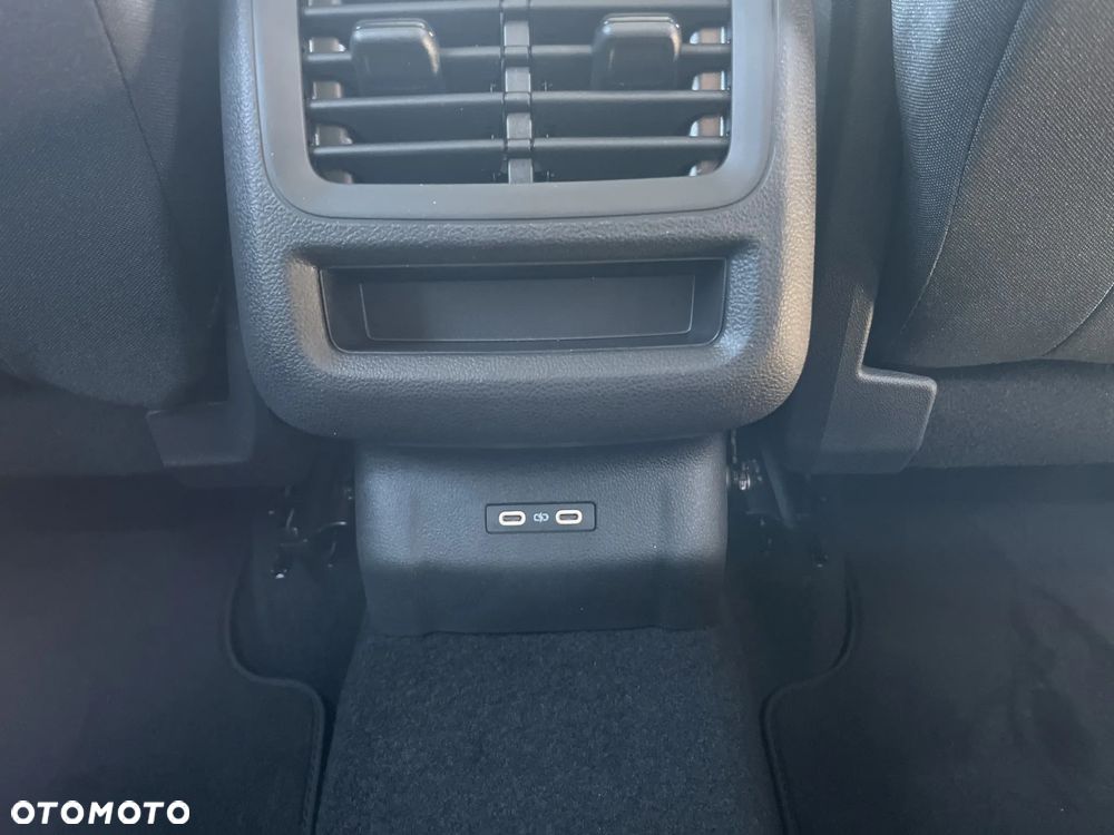 Volkswagen T-Roc 1.5 eTSI Life DSG - 21