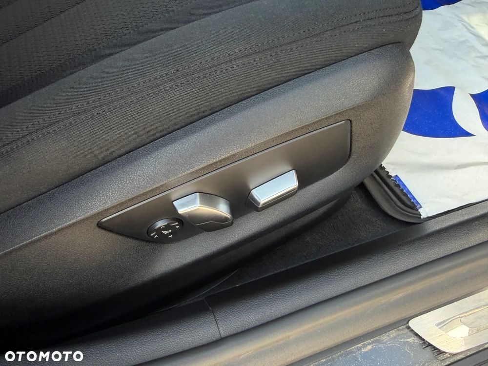 BMW Seria 5 520d mHEV - 13