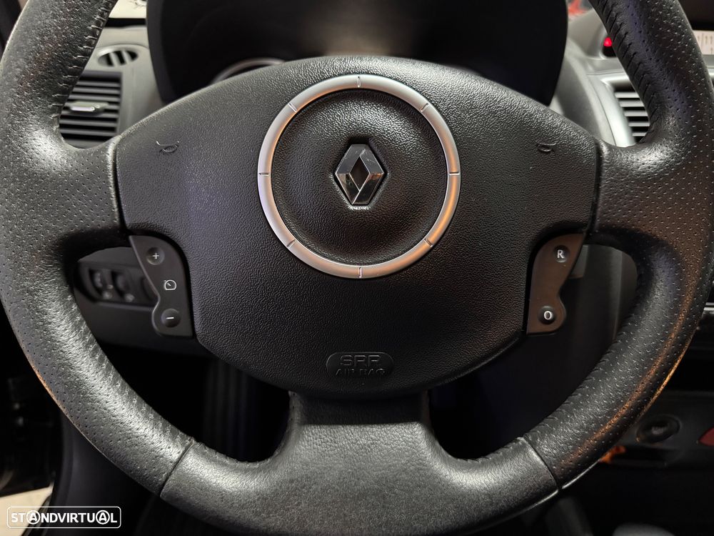 Renault Mégane Sport Tourer - 12