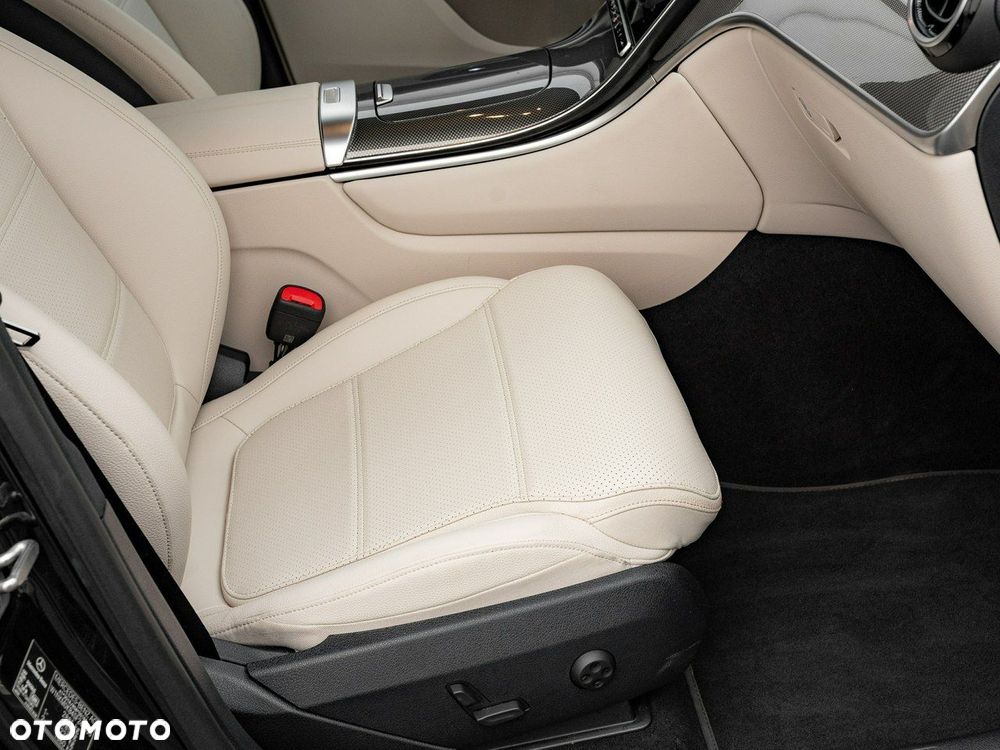 Mercedes-Benz GLC - 28