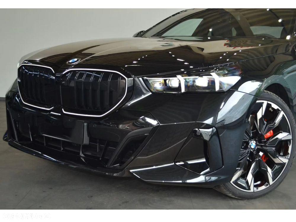BMW Seria 5 540d xDrive mHEV M Sport - 2
