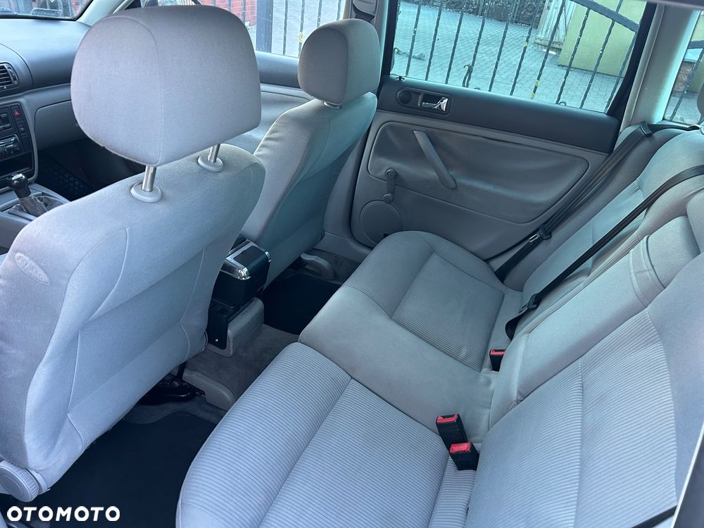 Volkswagen Passat 1.9 TDI Comfortline - 1